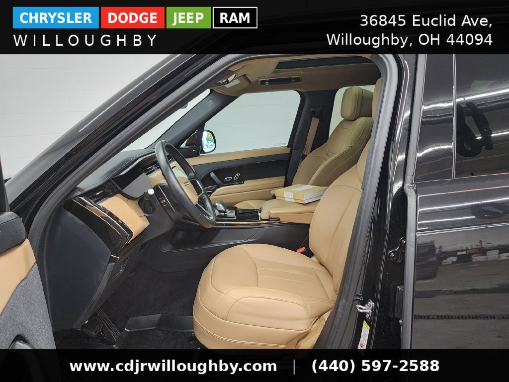 Used 2025 Land Rover Range Rover Sport SE AWD/4WD image 14