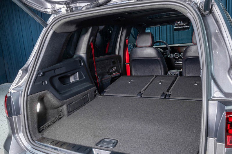 Certified 2025 Mercedes-Benz GLB 35 AMG 4MATIC image 9