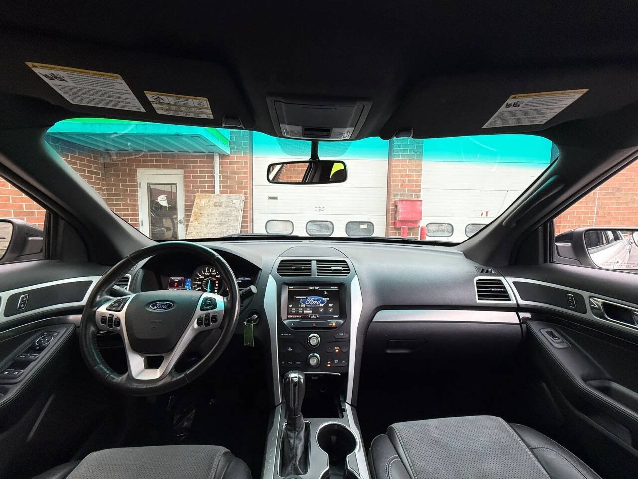 Used 2015 Ford Explorer XLT w/ Equipment Group 202B AWD/4WD image 18