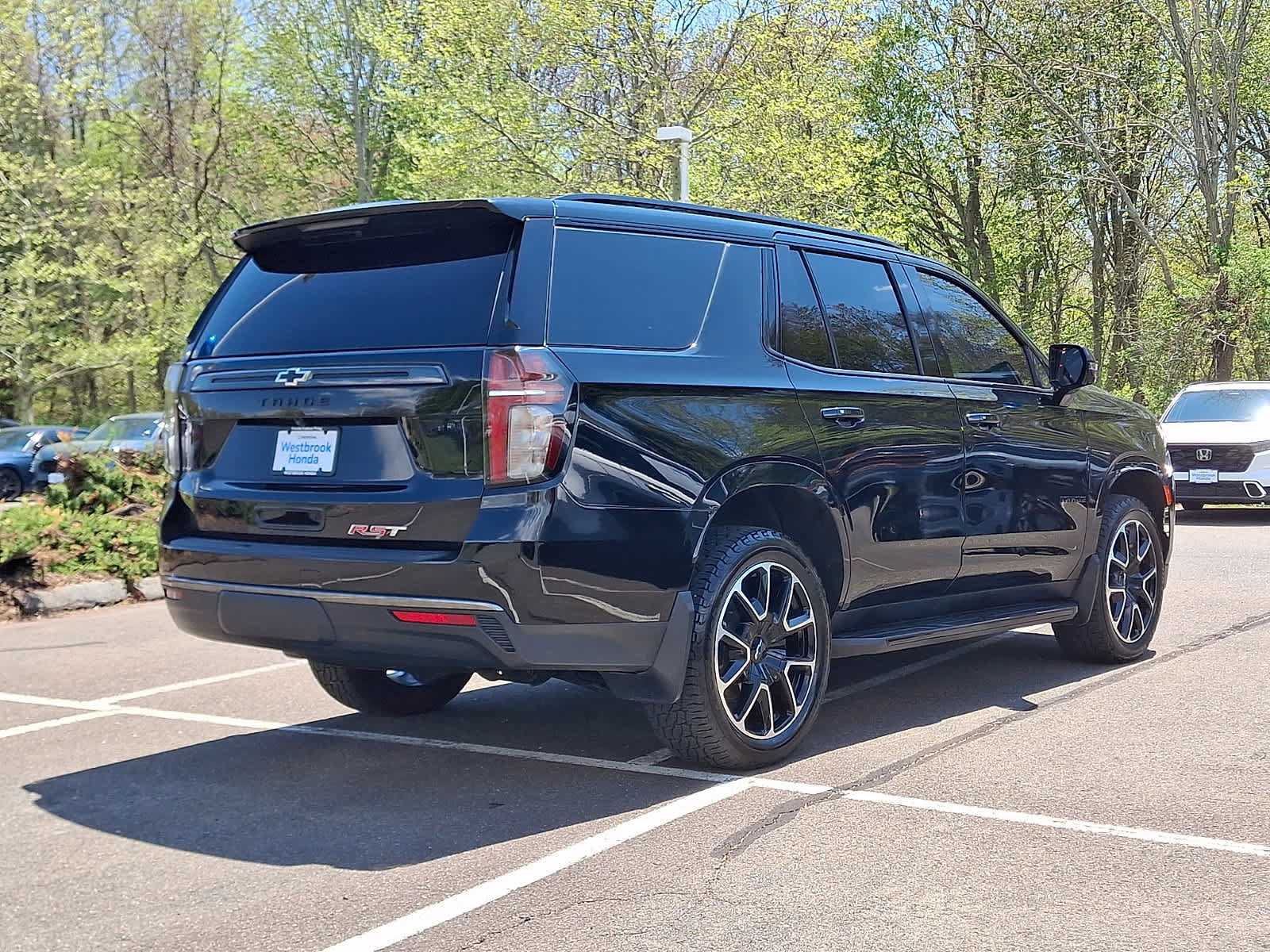 Used 2022 Chevrolet Tahoe RST w/ Luxury Package AWD/4WD image 5