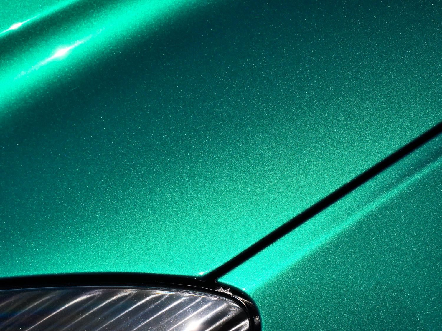 Used 2025 Aston Martin V8 Vantage Coupe RWD image 16