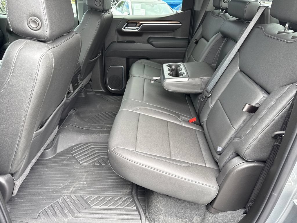 Used 2026 Chevrolet Silverado 1500 LT Trail Boss w/ LT Trail Boss Premium Package AWD/4WD image 18