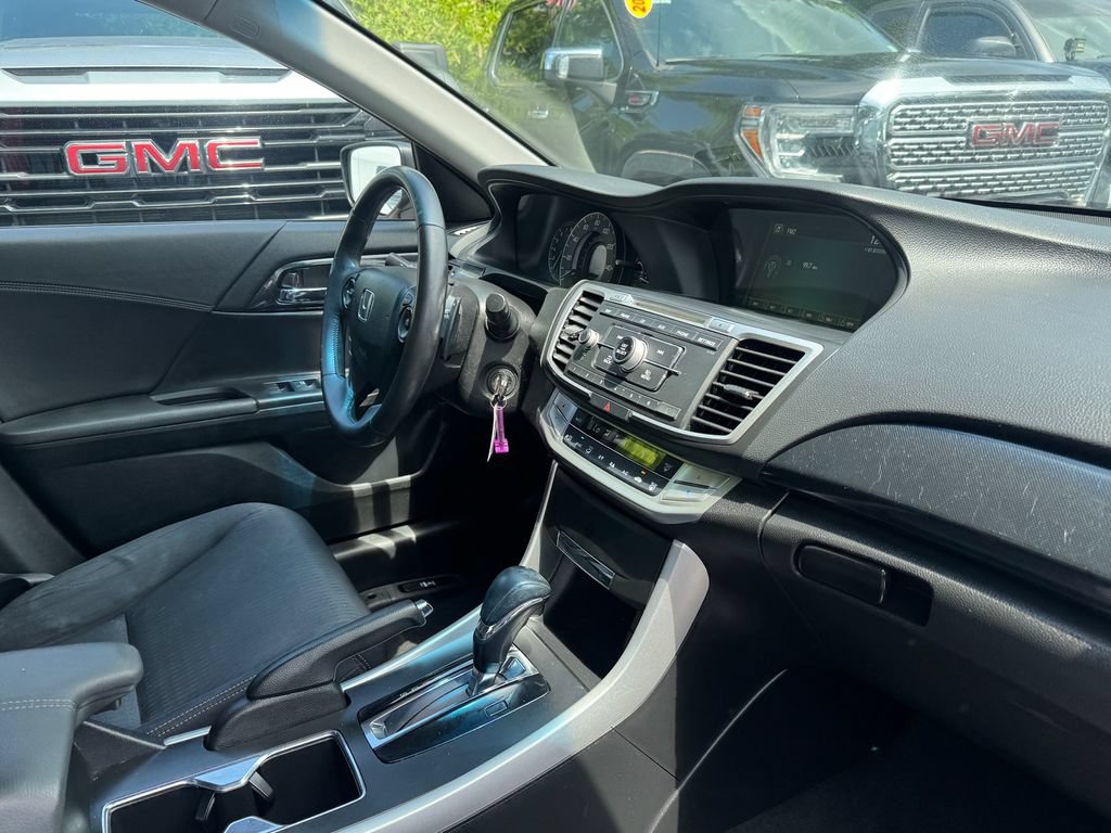 Used 2013 Honda Accord Sport image 28