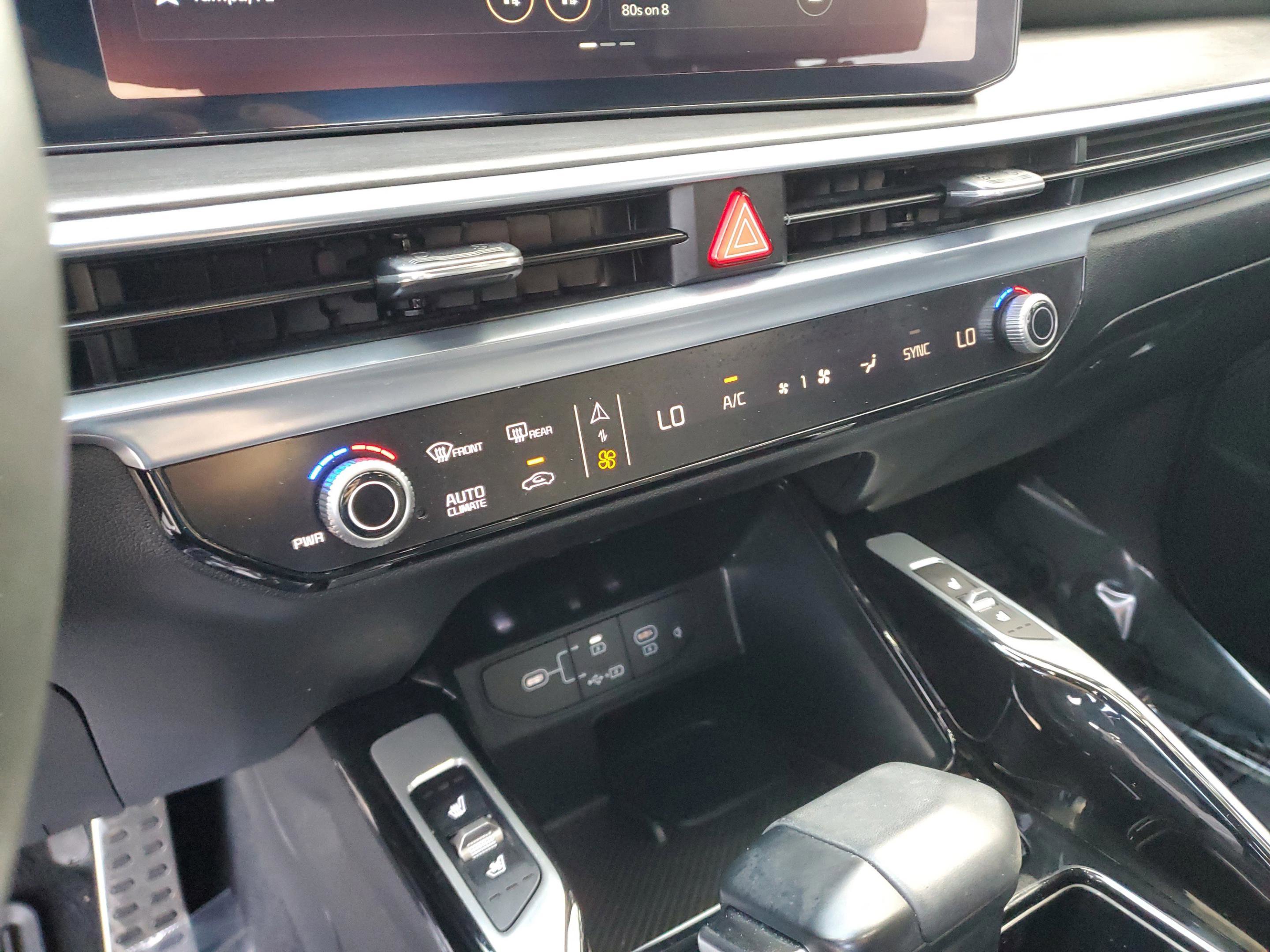 Certified 2024 Kia Sorento SX Prestige image 24