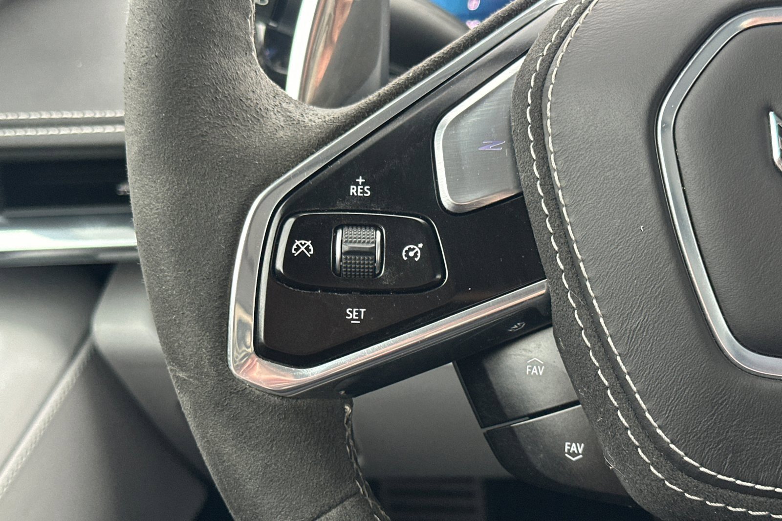 Used 2020 Chevrolet Corvette Stingray w/ 3LT Preferred Equipment Group image 29