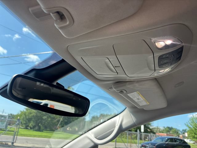 Used 2023 Chrysler Pacifica Touring-L FWD image 27