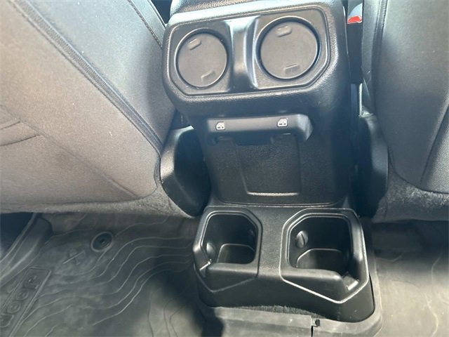 Used 2023 Jeep Gladiator Sport image 16