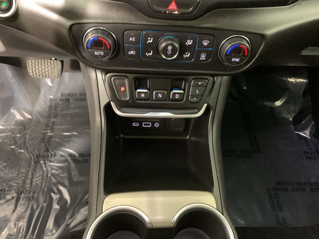 Used 2020 GMC Terrain Denali w/ GMC Pro Grade Package AWD/4WD image 27