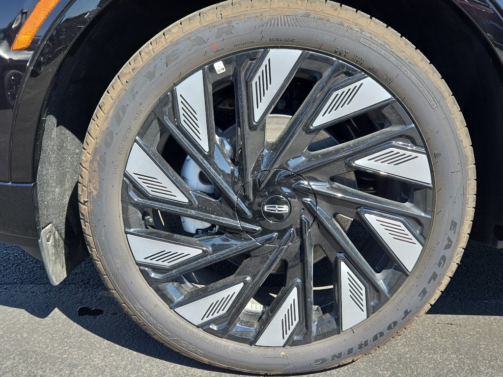 New 2026 Lincoln Nautilus Reserve w/ Jet Appearance Package AWD/4WD image 9