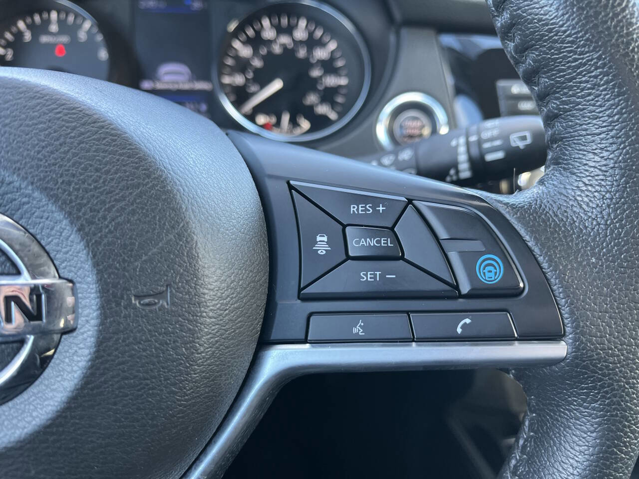 Used 2020 Nissan Rogue SL AWD/4WD image 18
