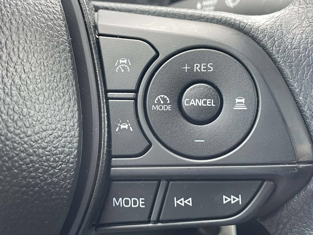 Used 2025 Toyota Corolla LE FWD image 19