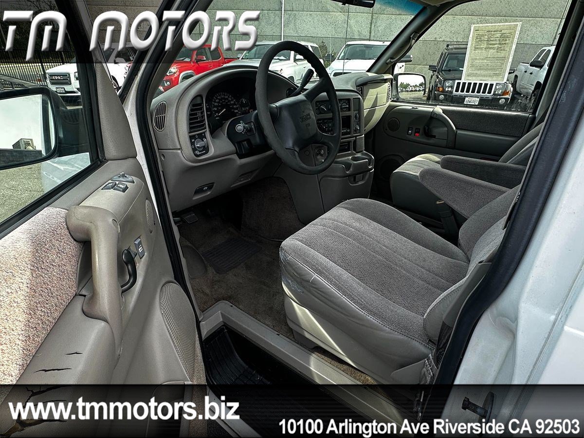Used 2000 GMC Safari Passenger w/ Sle Marketing Option Pkg 2 RWD image 6