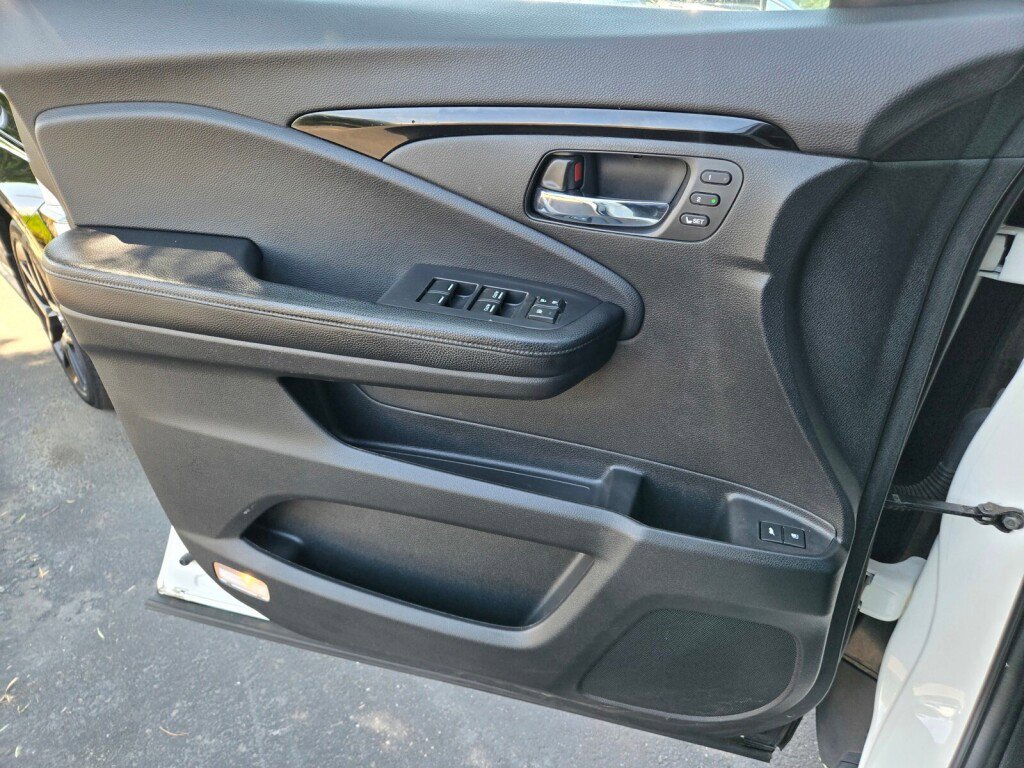 Certified 2019 Honda Passport Touring image 22