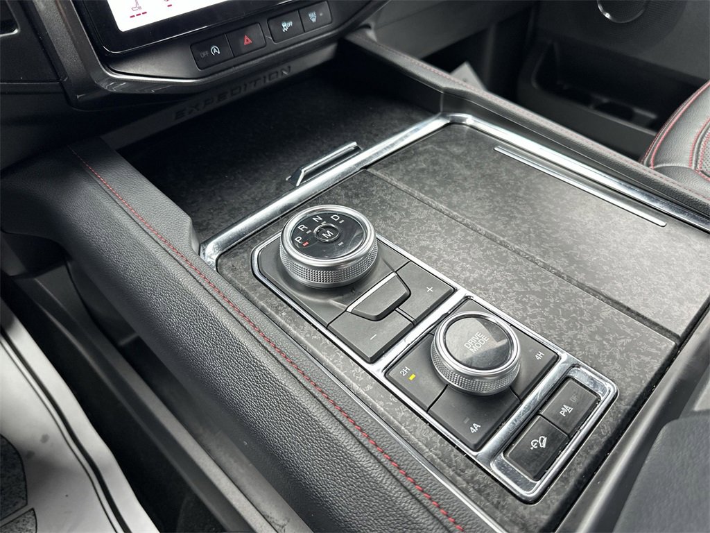 Used 2024 Ford Expedition Max Limited image 20