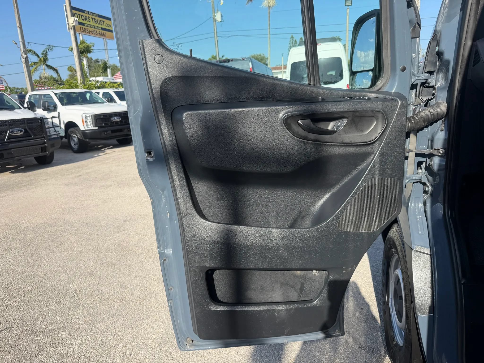 Used 2019 Mercedes-Benz Sprinter 2500 170 Extended Cargo image 11