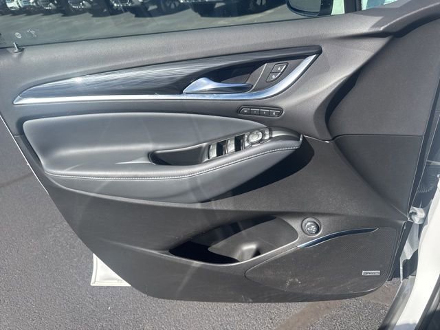 Used 2024 Buick Enclave Premium image 17