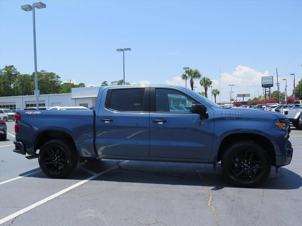 Used 2024 Chevrolet Silverado 1500 Custom AWD/4WD image 2