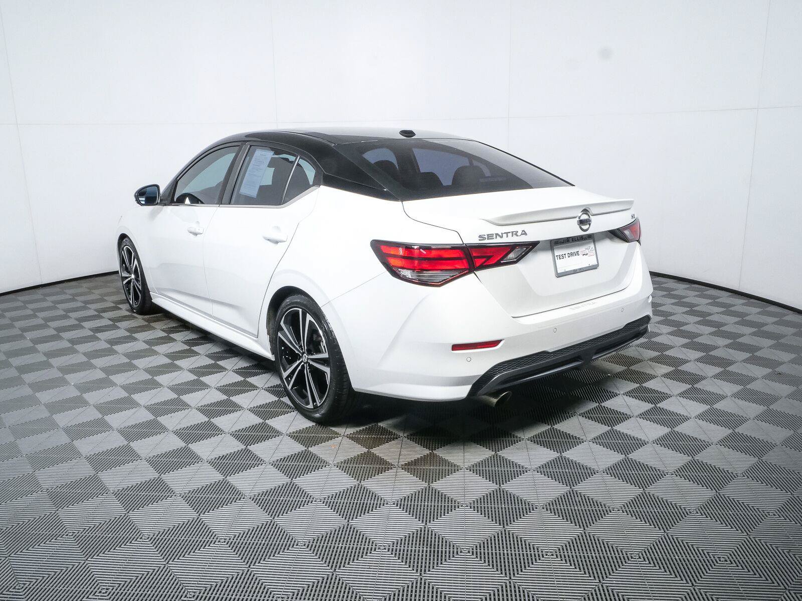 Used 2021 Nissan Sentra SR w/ SR Premium Package FWD image 28
