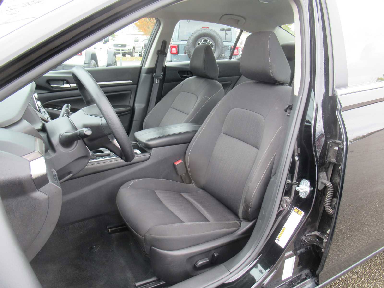 Used 2023 Nissan Altima 2.5 SV image 17