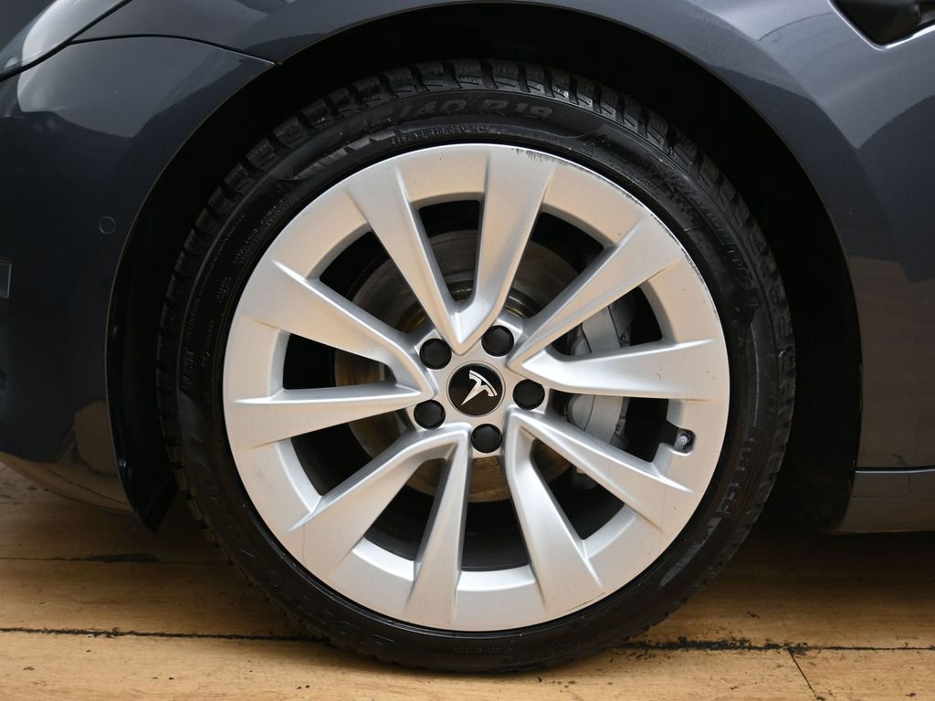 Used 2018 Tesla Model 3 Long Range image 10