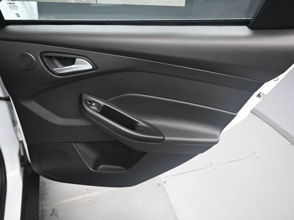 Used 2017 Ford Focus SEL image 33