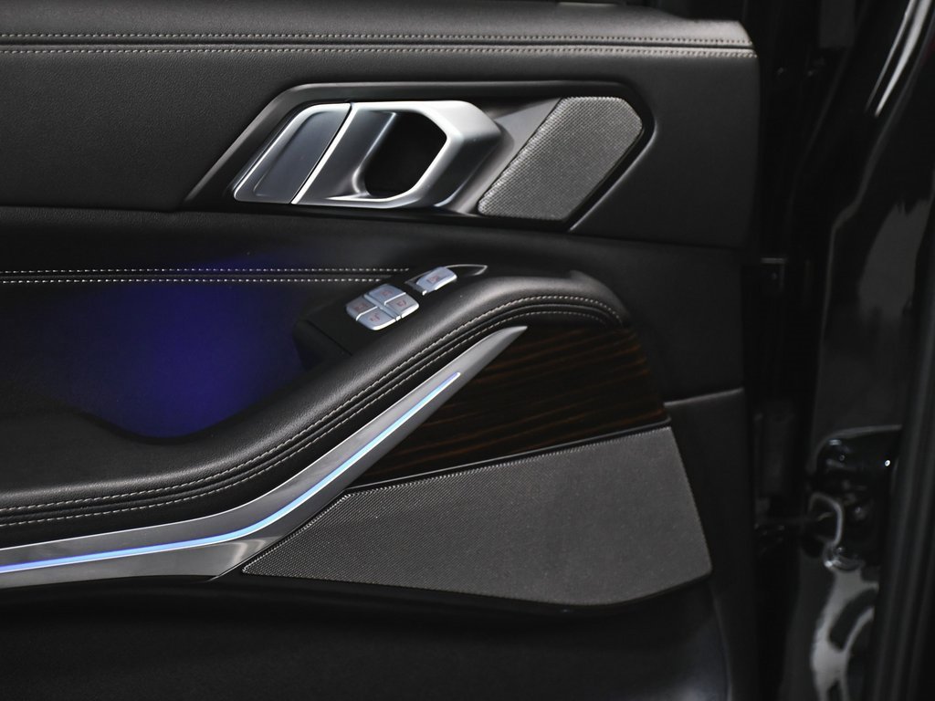 Used 2024 BMW X7 xDrive40i image 13