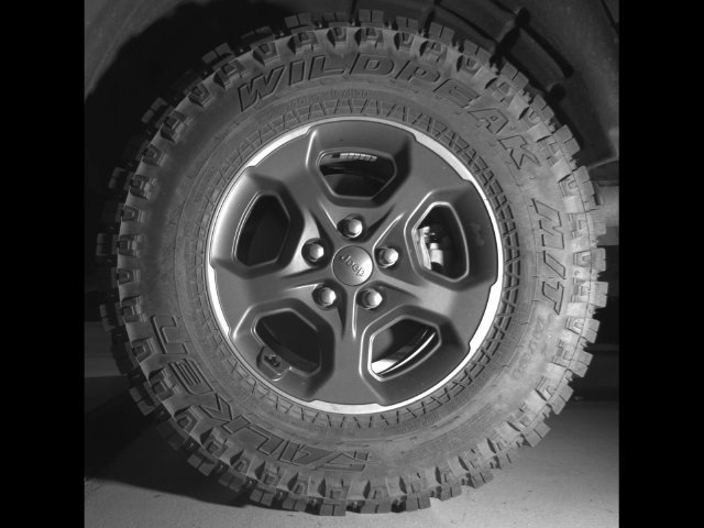 Used 2023 Jeep Gladiator Rubicon w/ Cold Weather Group AWD/4WD image 13