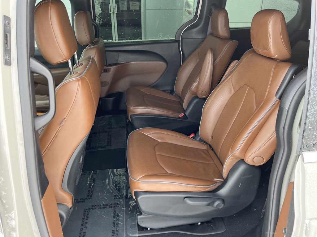 Used 2021 Chrysler Pacifica Limited w/ Premium & Safety Sphere Group image 10