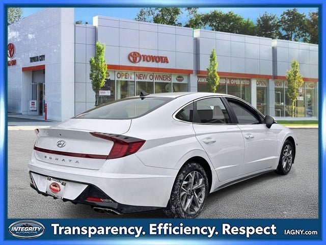 Used 2023 Hyundai Sonata SEL FWD image 2