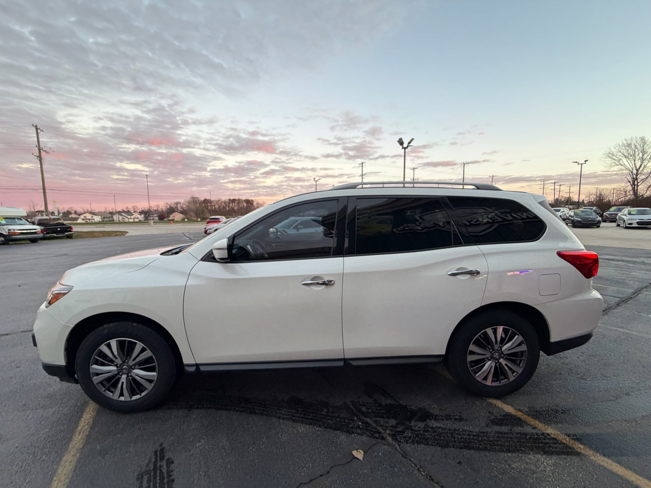 Used 2020 Nissan Pathfinder SV w/ Cargo Package image 6