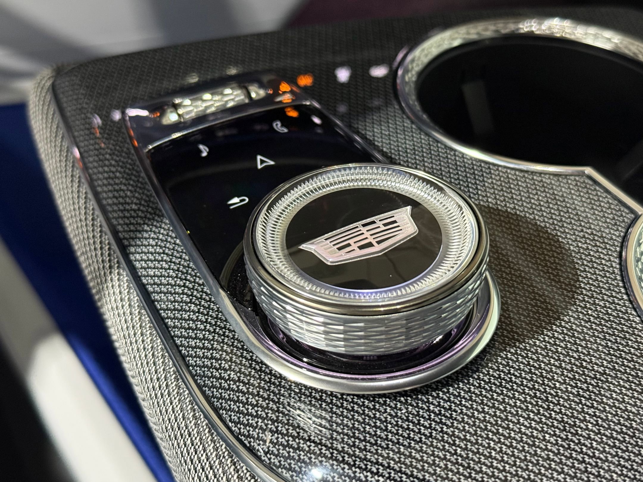 New 2026 Cadillac Optiq Sport 1 image 32