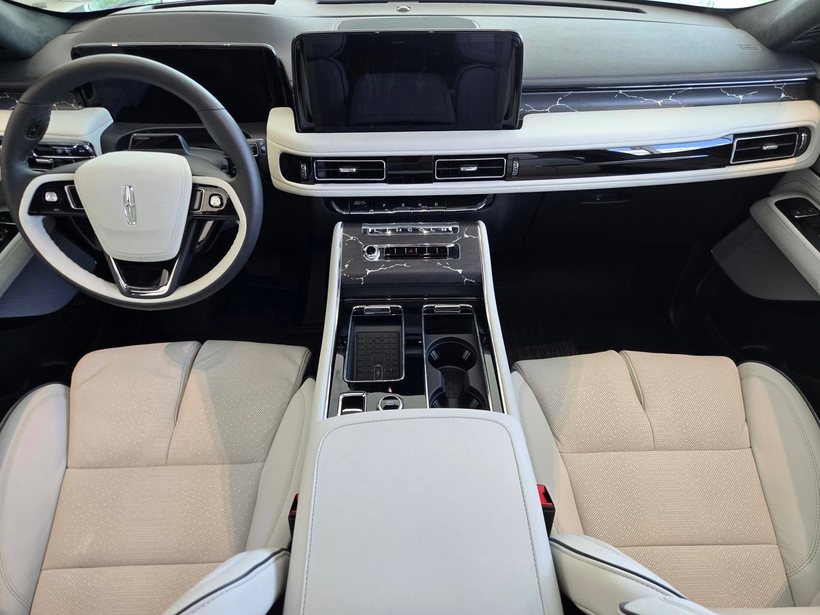 New 2026 Lincoln Aviator Black Label w/ Dynamic Handling Package AWD/4WD image 8