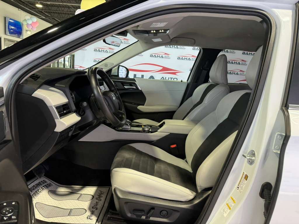 Used 2025 Mitsubishi Outlander Trail Edition image 28
