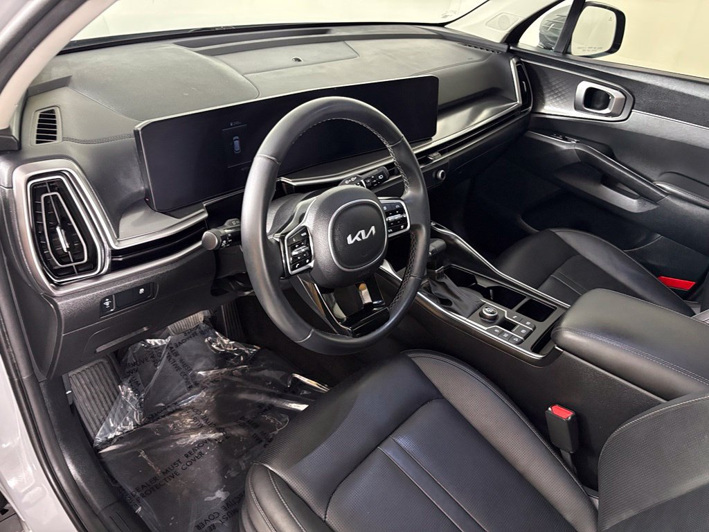 Used 2025 Kia Sorento S w/ Panoramic Sunroof Package FWD image 16