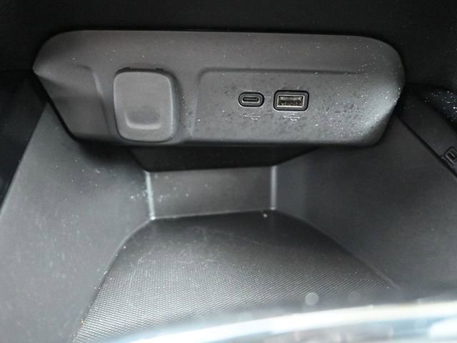 Used 2025 Chevrolet Trax LT w/ LT Convenience Package image 18