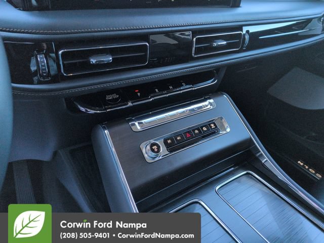 Used 2025 Lincoln Aviator Reserve w/ Equipment Group 201A AWD/4WD image 17