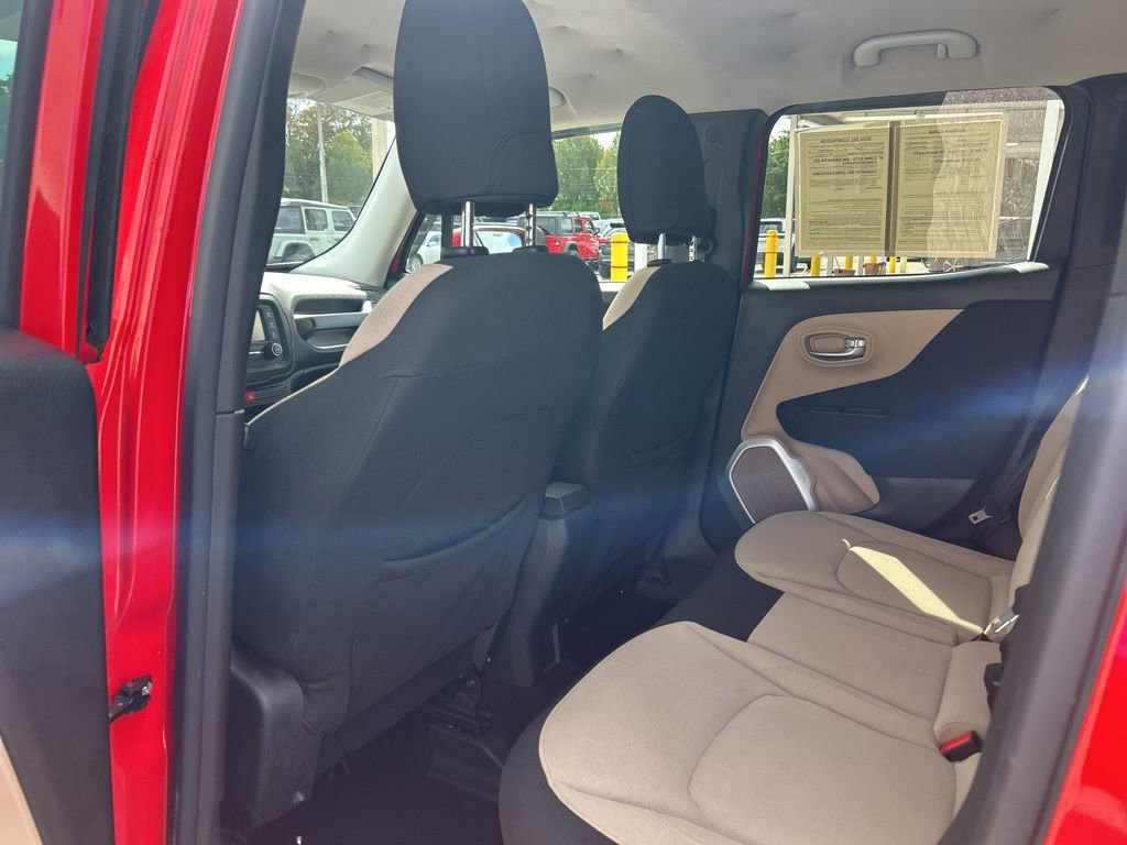 Used 2015 Jeep Renegade Latitude image 31