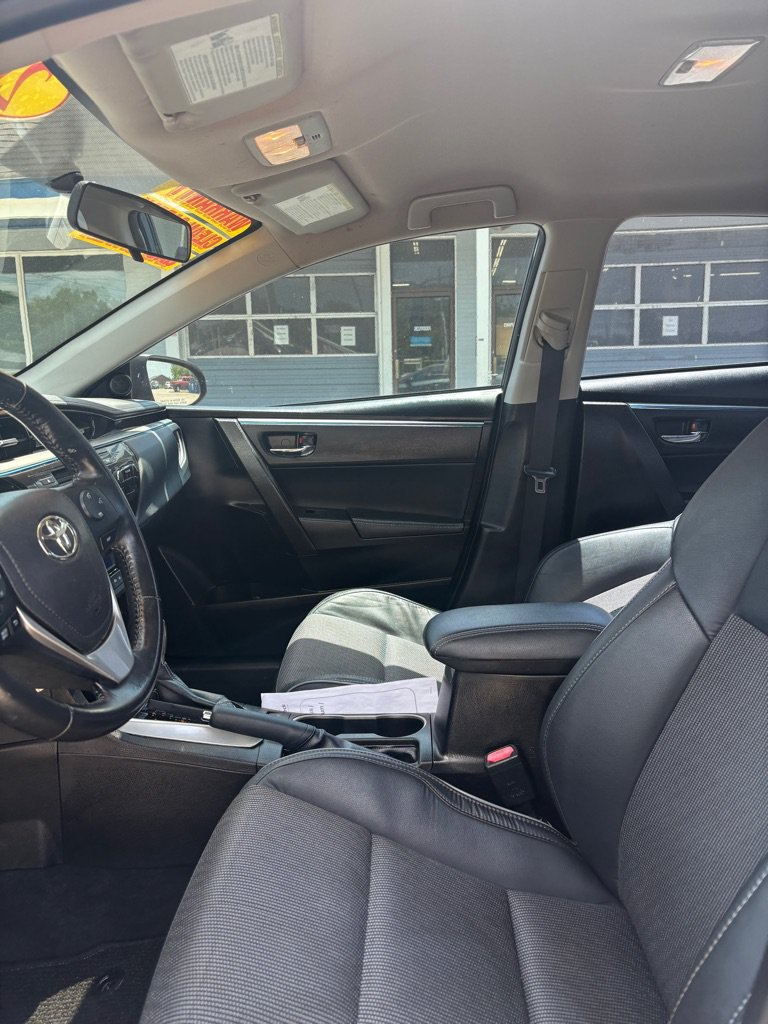 Used 2016 Toyota Corolla S FWD image 9