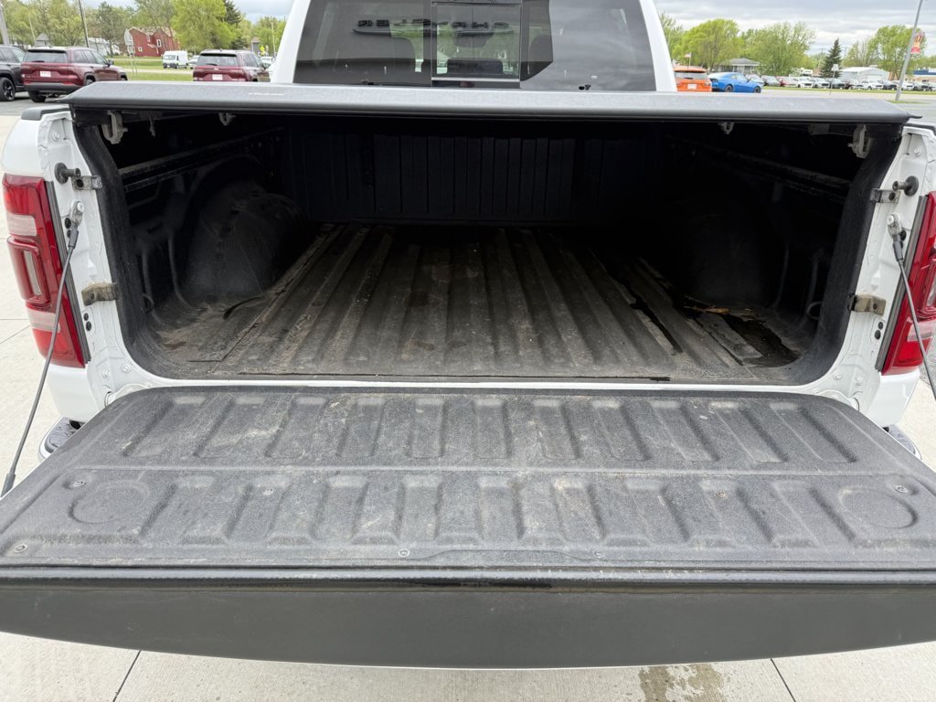 Used 2022 RAM 1500 Laramie AWD/4WD image 10