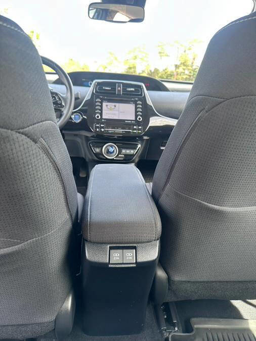 Used 2022 Toyota Prius Prime LE image 25