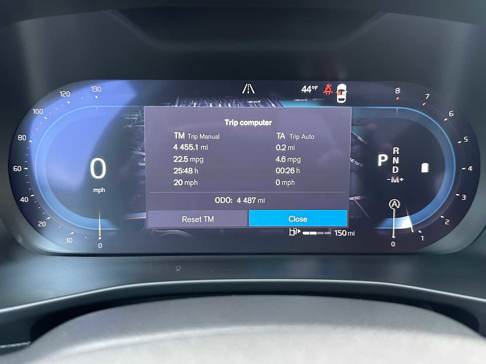 Used 2025 Volvo XC40 B5 Ultra w/ Climate Package image 25