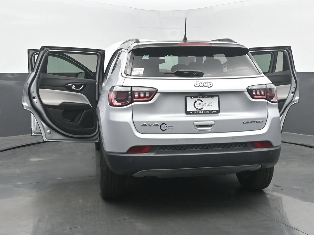 Used 2024 Jeep Compass Limited AWD/4WD image 58