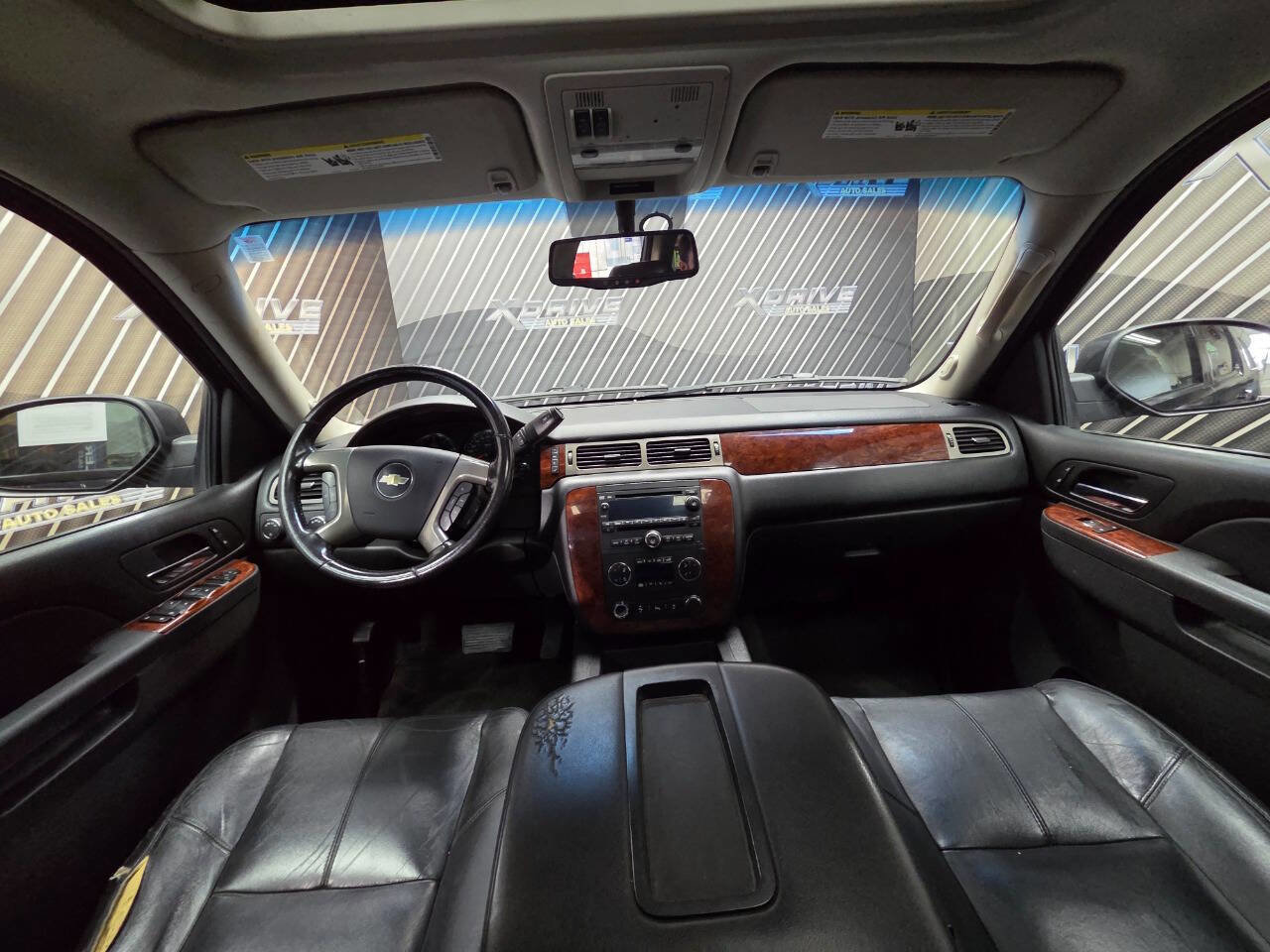 Used 2014 Chevrolet Suburban LT image 30