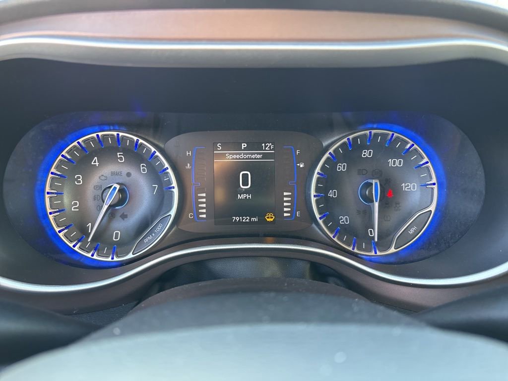 Used 2023 Chrysler Voyager LX image 16