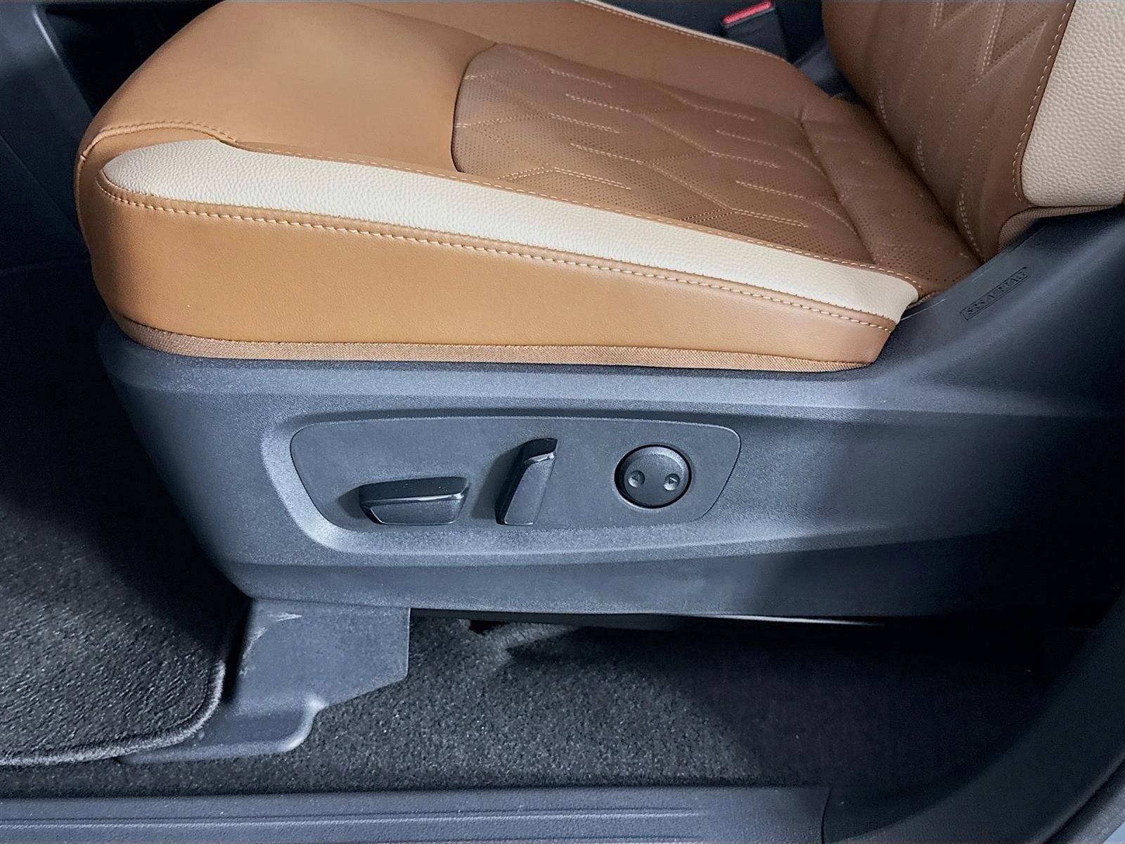 New 2026 Nissan Pathfinder Platinum image 20