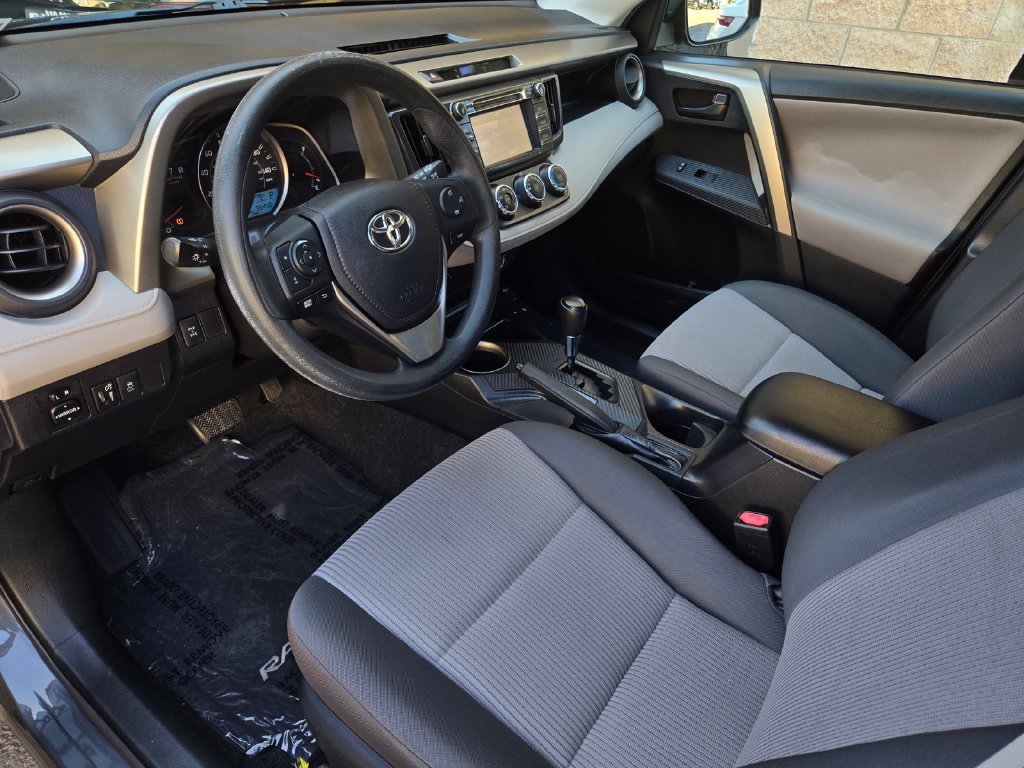Used 2015 Toyota RAV4 LE AWD/4WD image 10