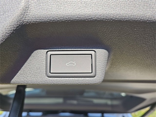 New 2025 Volkswagen ID. Buzz 1st Edition image 14