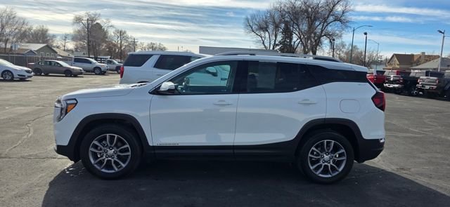 Used 2024 GMC Terrain SLT image 4
