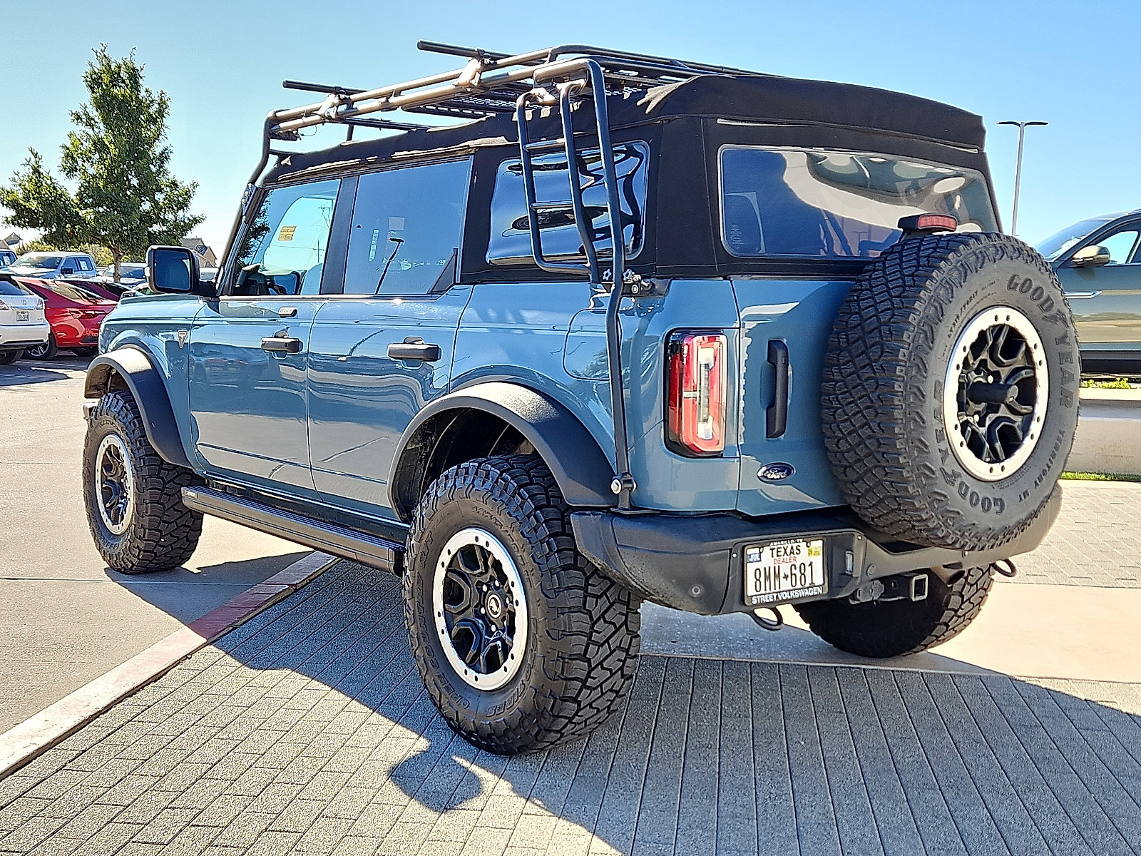 Used 2021 Ford Bronco Badlands image 2