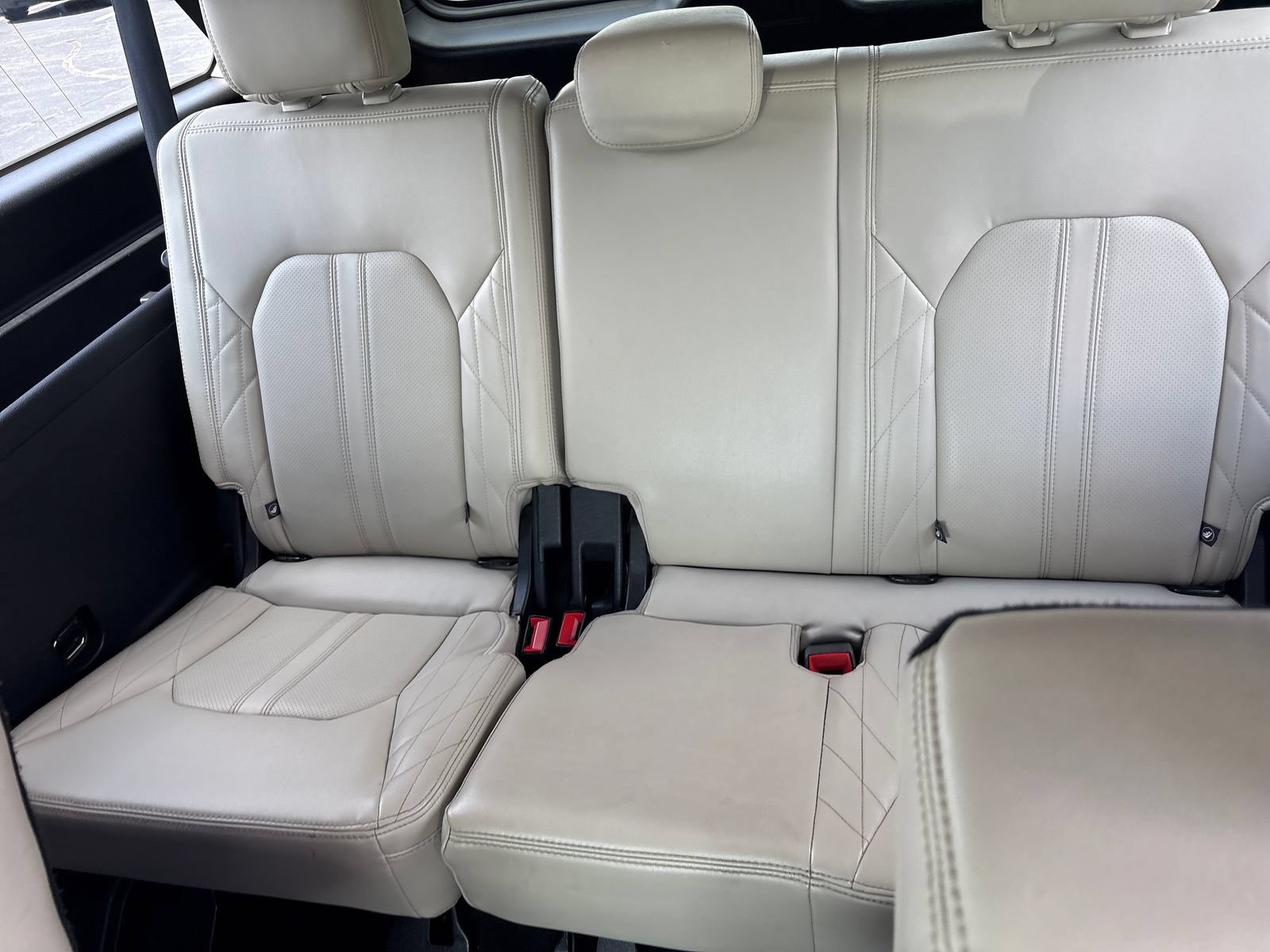Used 2018 Ford Expedition Max Platinum RWD image 34